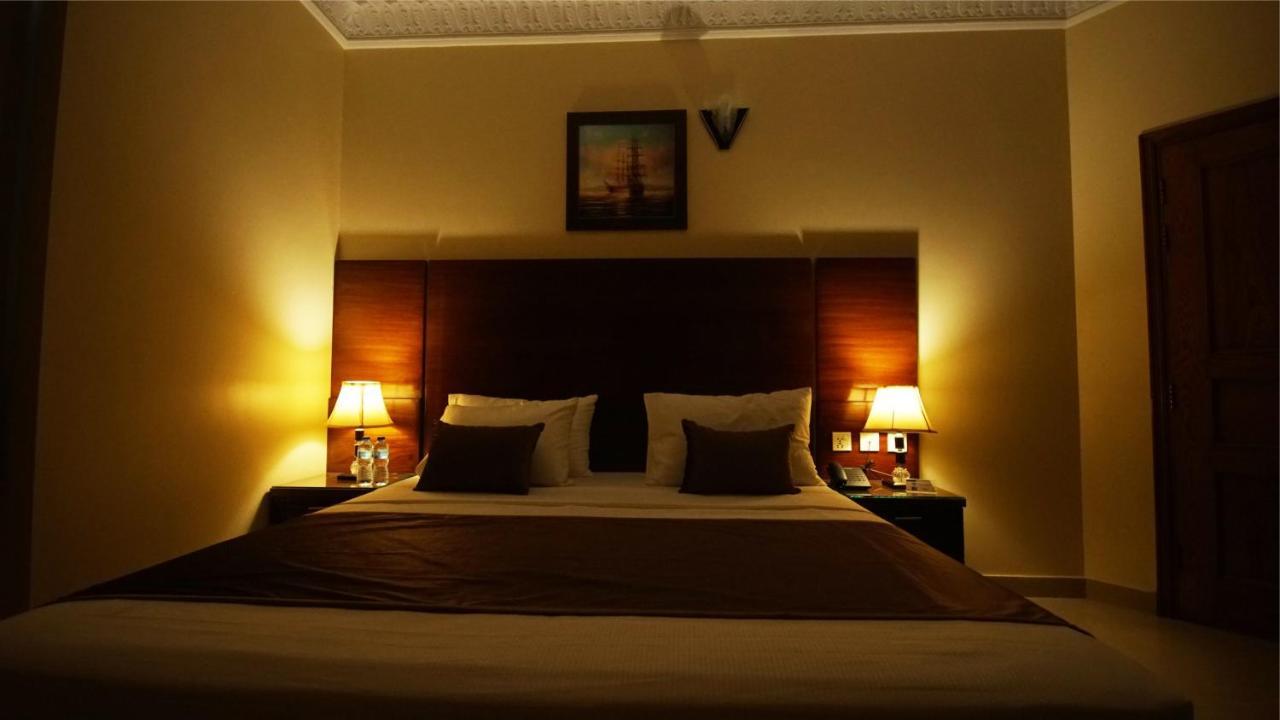 World Inn Hotel Karachi Luaran gambar