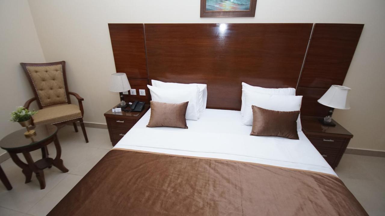 World Inn Hotel Karachi Luaran gambar