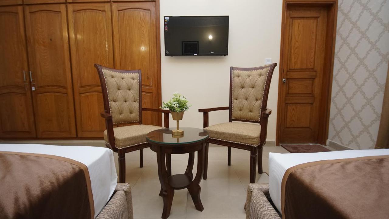 World Inn Hotel Karachi Luaran gambar