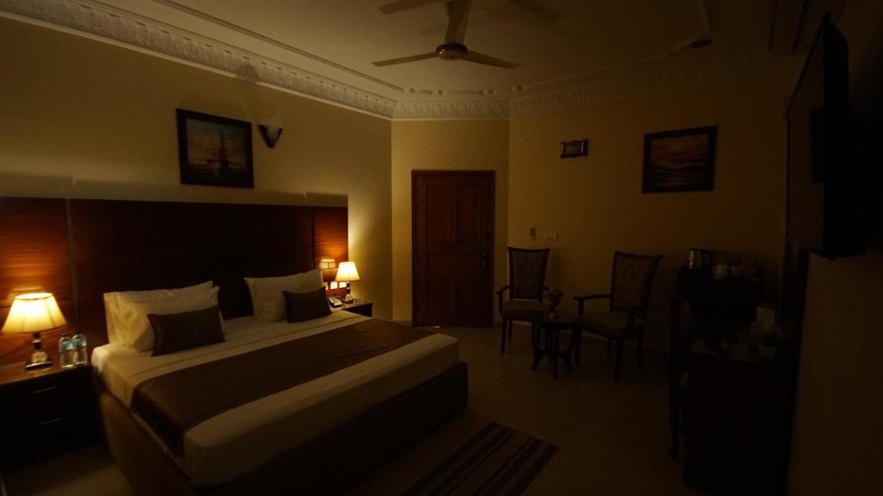 World Inn Hotel Karachi Luaran gambar