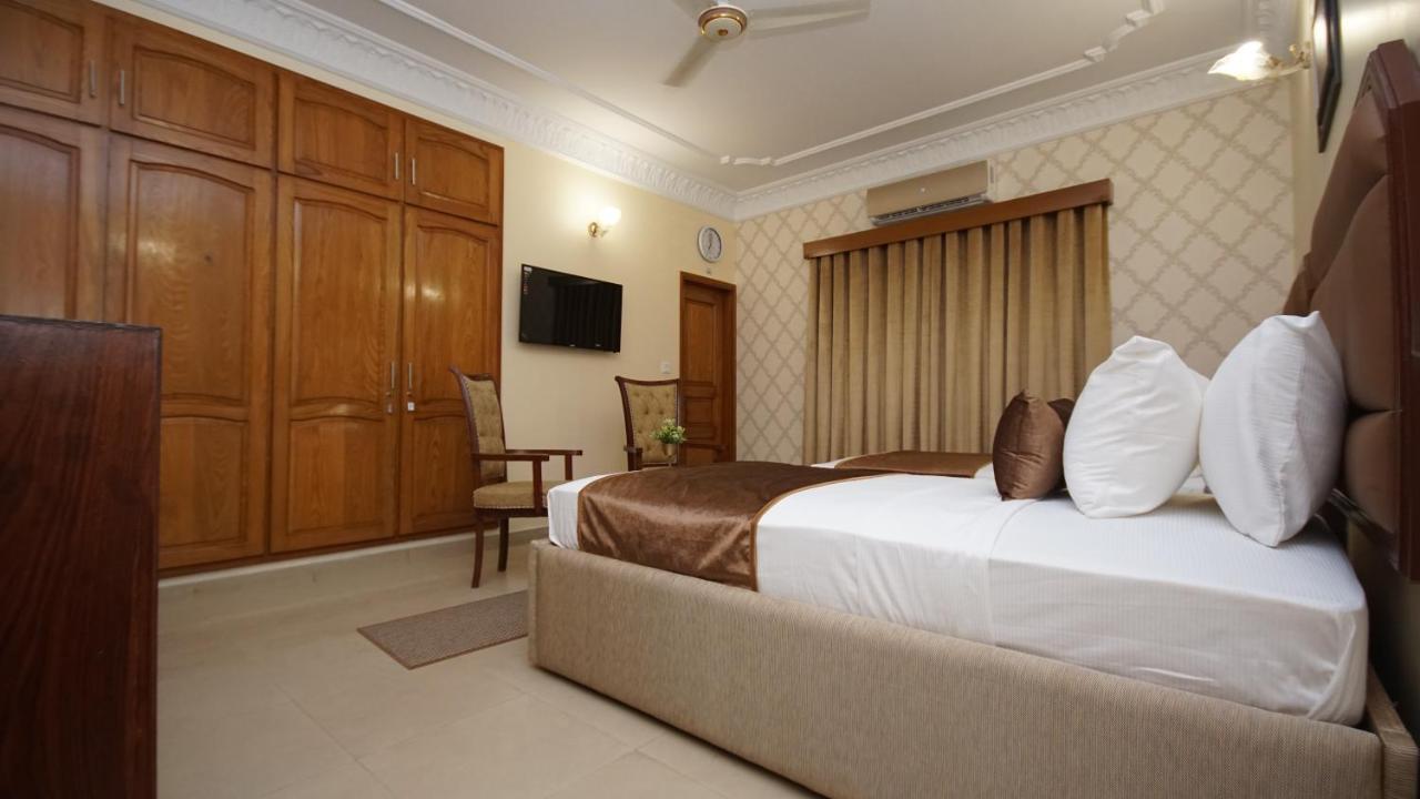 World Inn Hotel Karachi Luaran gambar