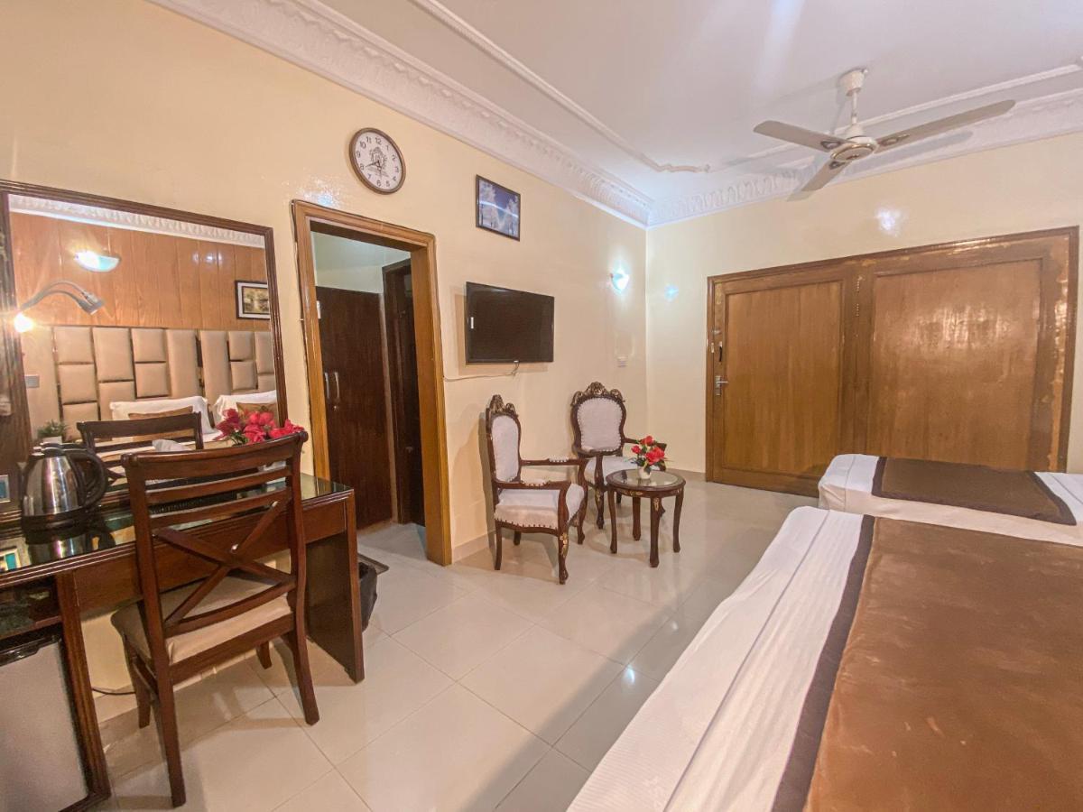 World Inn Hotel Karachi Luaran gambar