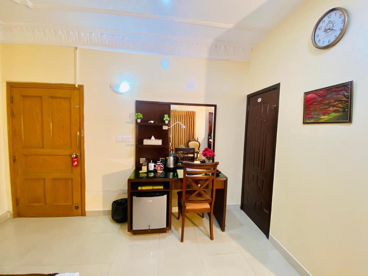 World Inn Hotel Karachi Luaran gambar